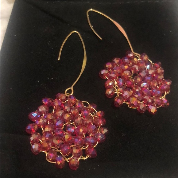 Red Iridescent Crystal Pinwheel Earrings,NWT-Boutique - Picture 3 of 4